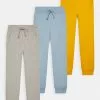 Friboo Niños 3 PACK BASIC BOYS SWEATPANTS - Pantalones Deportivos - Grey, Ochre, Blue 1 Friboo Niños 3 PACK BASIC BOYS SWEATPANTS - Pantalones Deportivos - Grey, Ochre, Blue -VivaEstilo Ventas c17904b64c0641aface30edf6db80a0b